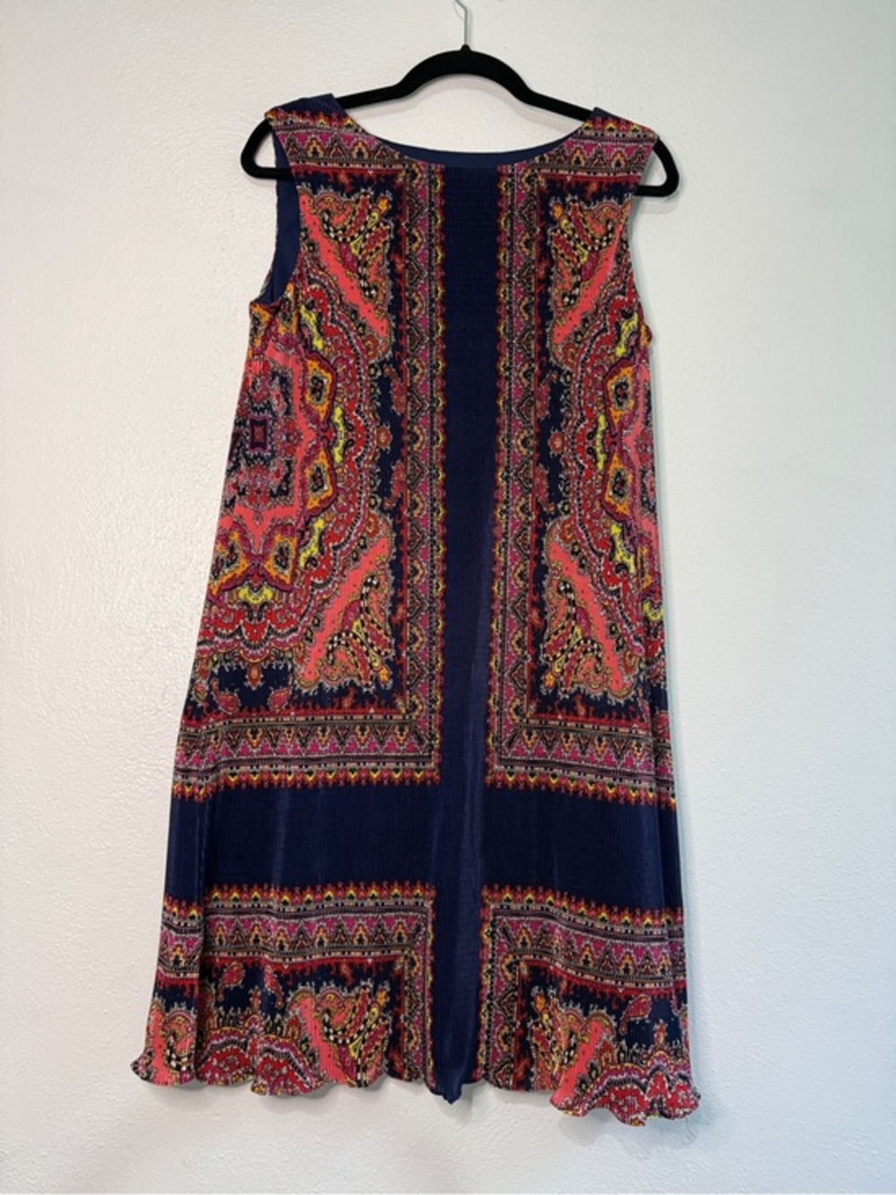 Laura Jeffries Sleeveless Paisley Print Shift Dress in Coral and Navy. Sz S.